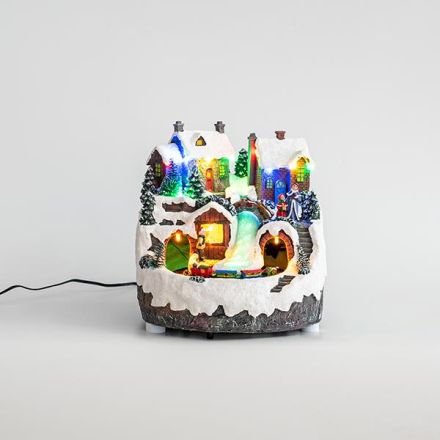 SNOWY VILLAGE WITH TRAIN, 13 LED, WITH ADAPTOR, WITH MOVEMENT, 22x22x21cm