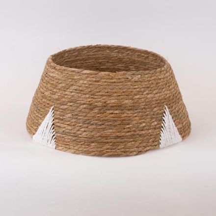 TREE SKIRT, STRAW WITH WHITE DETAILS, 32x46x20cm