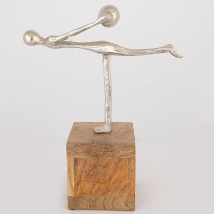 ΔΙΑΚΟΣΜΗΤΙΚΟ ΦΙΓΟΥΡΑ ΣΕ ΞΥΛΙΝΗ ΒΑΣΗ  ΞΥΛΟ-ΜΕΤΑΛΛΟ ΑΣΗΜΙ- ΦΥΣΙΚΟ 30x13x39cm